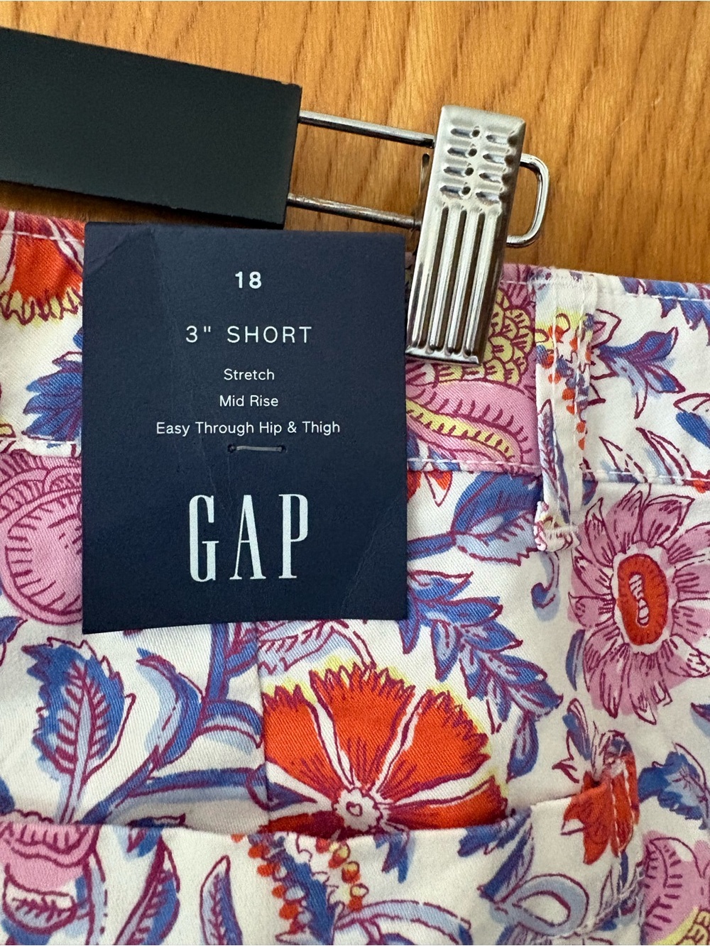 GAP Floral Print Women’s Cotton Shorts - White with Red & Purple Flowers 18 - Picture 5 of 8
